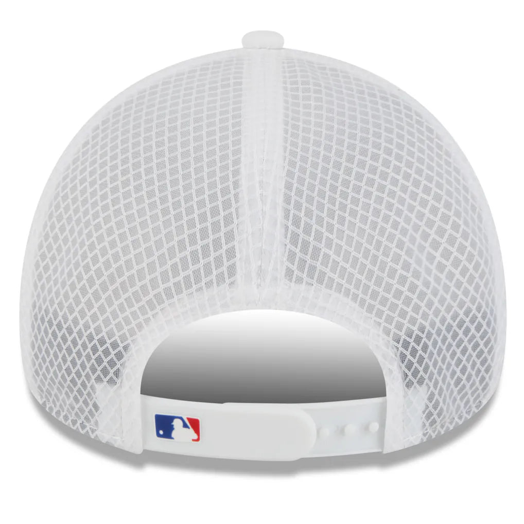 Chicago Cubs New Era 2026 Batting Practice Apex 9FORTY Adjustable Trucker Hat - White Techwosell
