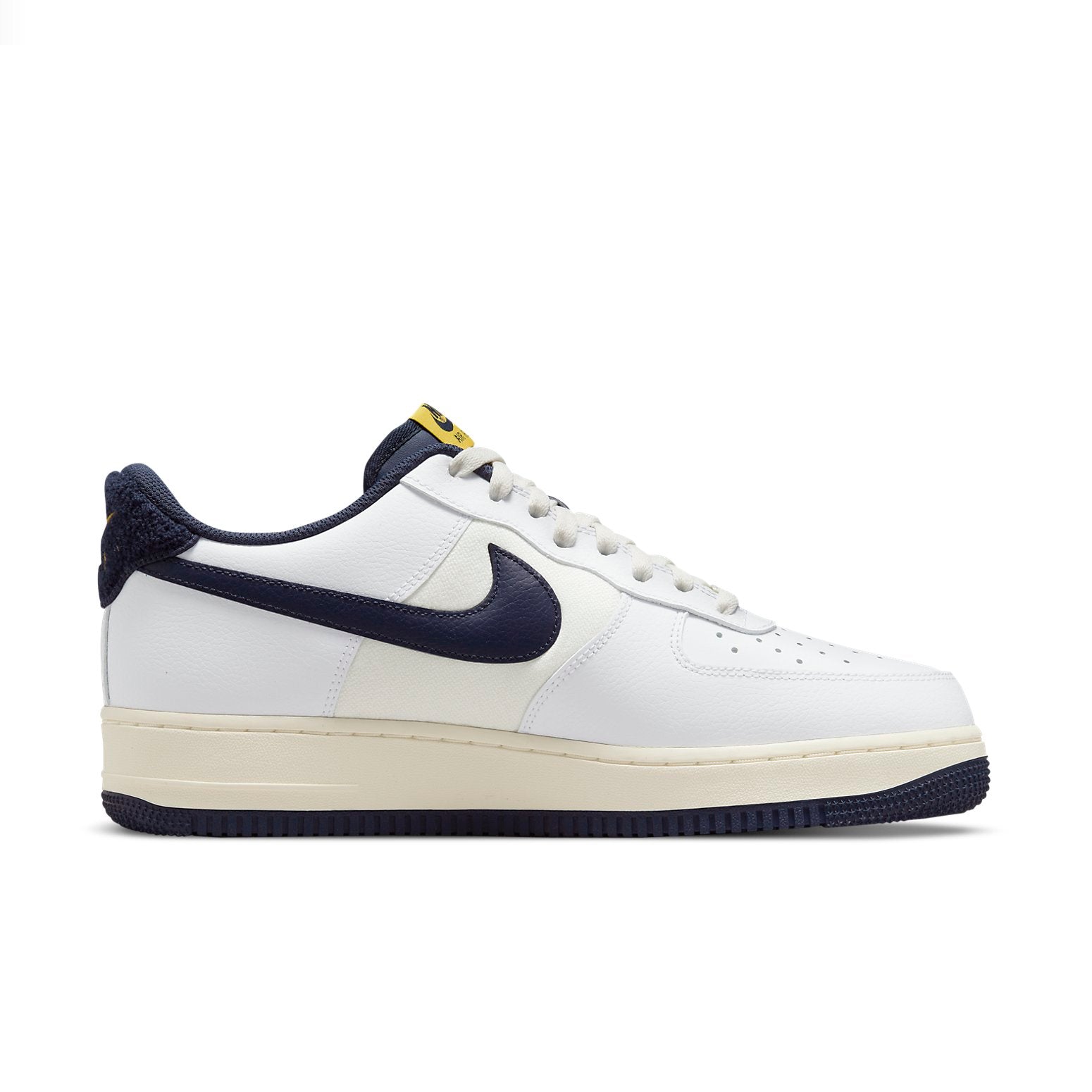 Nike Air Force 1 '07 LV8 'Varsity Jacket - Michigan'