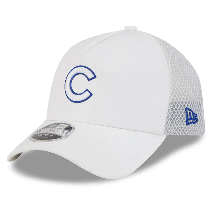 Chicago Cubs New Era 2026 Batting Practice Apex 9FORTY Adjustable Trucker Hat - White