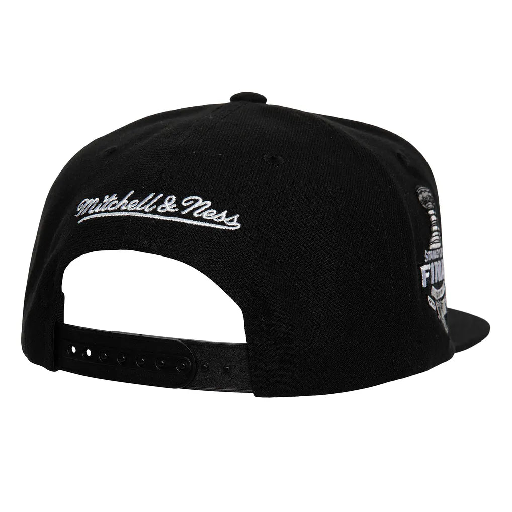Boston Bruins Mitchell & Ness Core Top Spot Snapback Hat - Black Techwosell