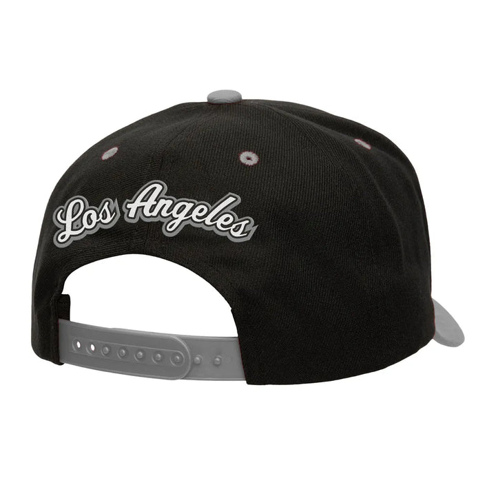 Los Angeles Kings Mitchell & Ness Backside Script Two-Tone Pro Crown Adjustable Hat - Black/Silver