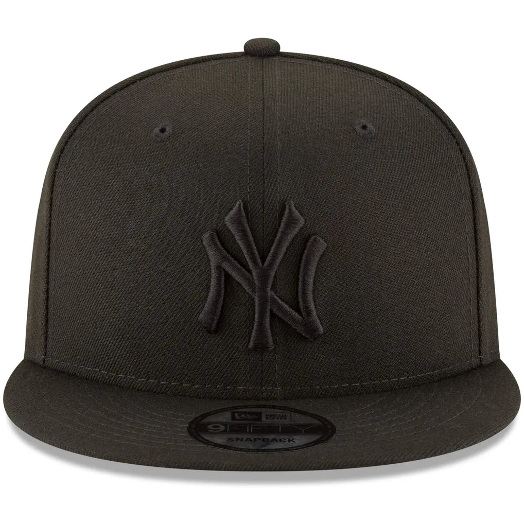 New York Yankees New Era Black on Black 9FIFTY Team Snapback Adjustable Hat - Black
