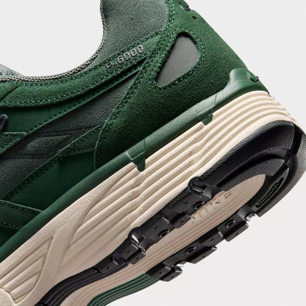 Men's Nike P-6000 SE Casual Shoes