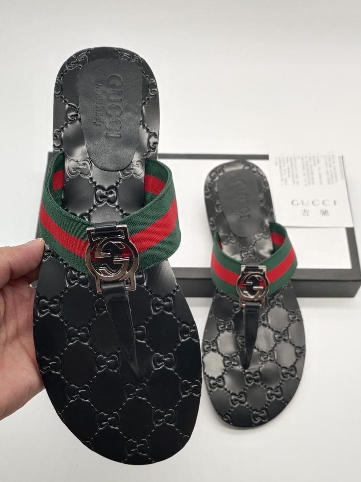 GUCCI Men's Luxurious Leather Slippers - New with Tags & Box